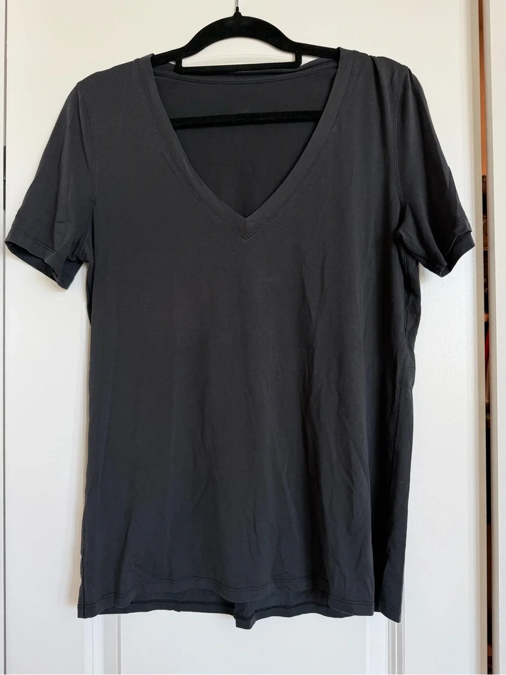 Lululemon V-Neck Short Sleeve Top - Black